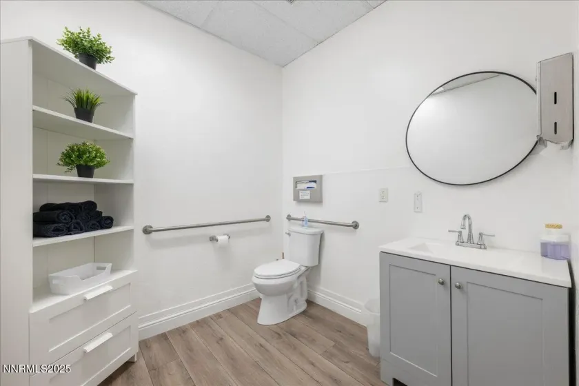 2145 Green Vista, Sparks, Nevada 89431, ,Commercial Sale,Residential,Green Vista,250058079