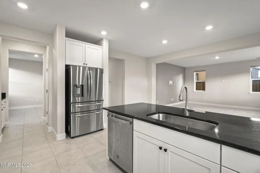 1119 Roswell, Sparks, Nevada 89436, 4 Bedrooms Bedrooms, ,3 BathroomsBathrooms,Residential,Residential,Roswell,250057905