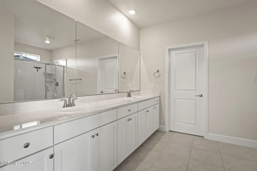 1119 Roswell, Sparks, Nevada 89436, 4 Bedrooms Bedrooms, ,3 BathroomsBathrooms,Residential,Residential,Roswell,250057905