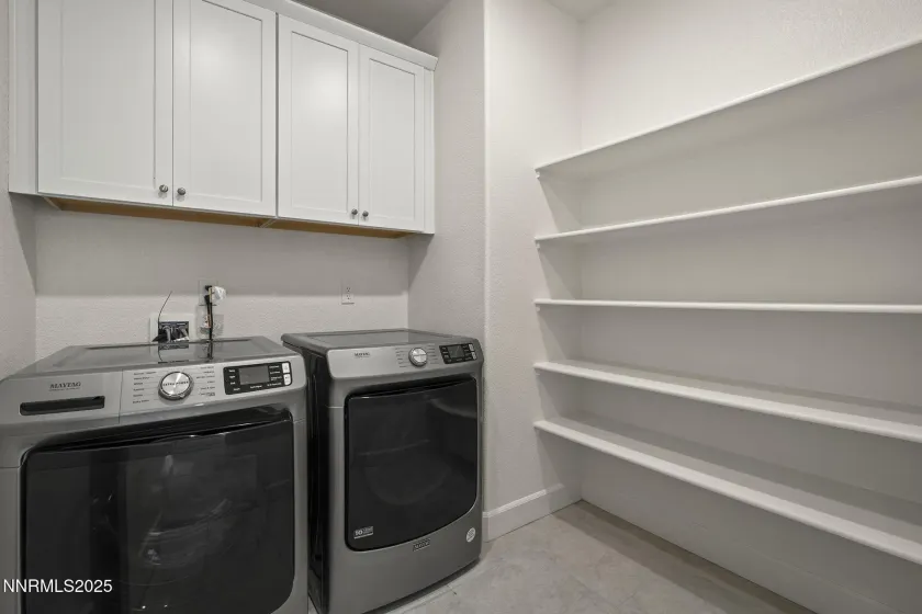 1119 Roswell, Sparks, Nevada 89436, 4 Bedrooms Bedrooms, ,3 BathroomsBathrooms,Residential,Residential,Roswell,250057905