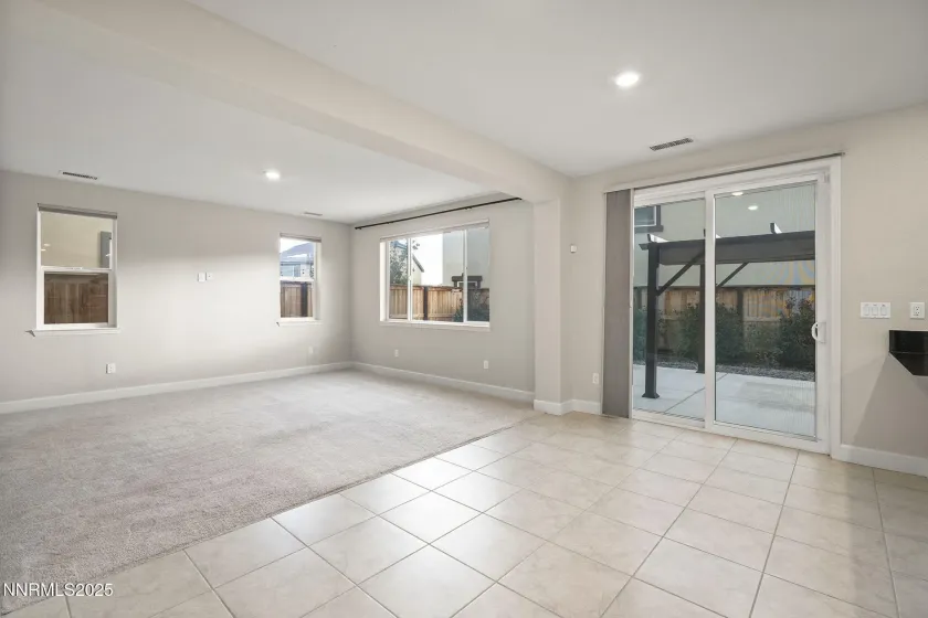 1119 Roswell, Sparks, Nevada 89436, 4 Bedrooms Bedrooms, ,3 BathroomsBathrooms,Residential,Residential,Roswell,250057905