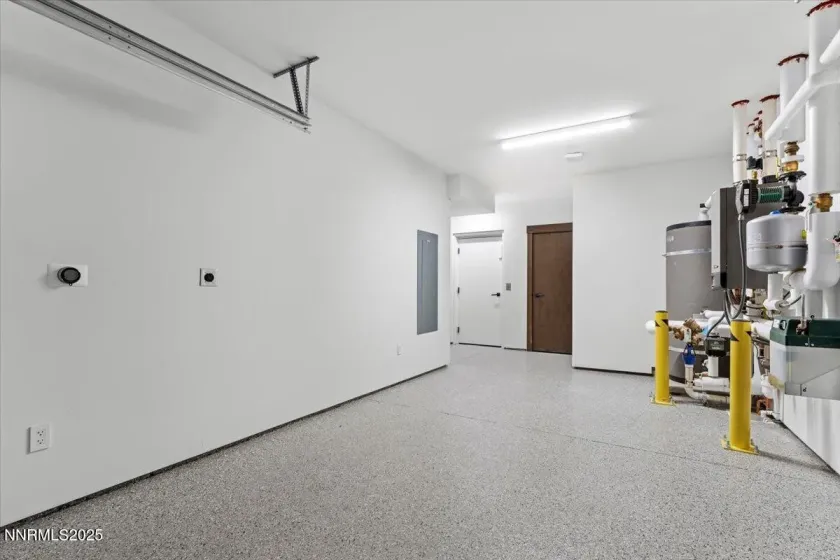 36 Beach Club, Stateline, Nevada 89449, 4 Bedrooms Bedrooms, ,4 BathroomsBathrooms,Residential,Residential,Beach Club,250058092