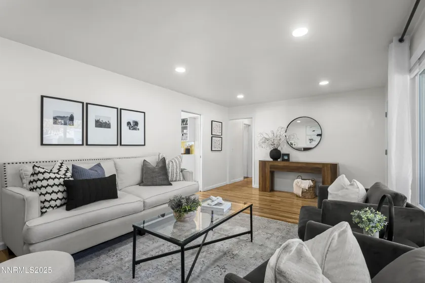 1692 Oakhurst, Reno, Nevada 89509, 2 Bedrooms Bedrooms, ,2 BathroomsBathrooms,Residential,Residential,Oakhurst,250058118