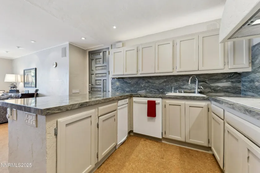 455 Lakeshore, Incline Village, Nevada 89451, 2 Bedrooms Bedrooms, ,2 BathroomsBathrooms,Residential,Residential,Lakeshore,250058126