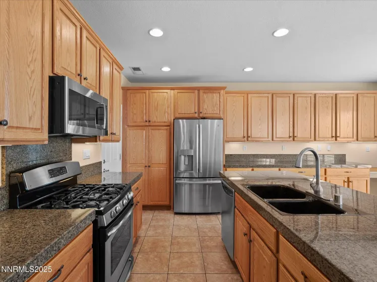 1710 Jewel Star, Reno, Nevada 89506, 4 Bedrooms Bedrooms, ,3 BathroomsBathrooms,Residential,Residential,Jewel Star,250058129