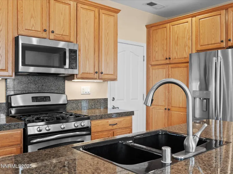 1710 Jewel Star, Reno, Nevada 89506, 4 Bedrooms Bedrooms, ,3 BathroomsBathrooms,Residential,Residential,Jewel Star,250058129