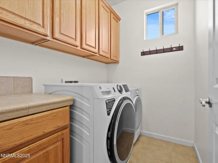 1710 Jewel Star, Reno, Nevada 89506, 4 Bedrooms Bedrooms, ,3 BathroomsBathrooms,Residential,Residential,Jewel Star,250058129