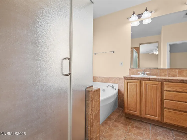 1710 Jewel Star, Reno, Nevada 89506, 4 Bedrooms Bedrooms, ,3 BathroomsBathrooms,Residential,Residential,Jewel Star,250058129