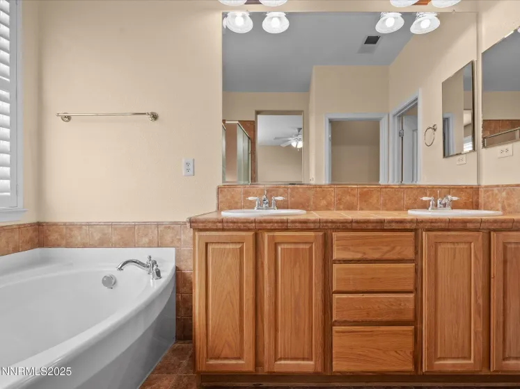 1710 Jewel Star, Reno, Nevada 89506, 4 Bedrooms Bedrooms, ,3 BathroomsBathrooms,Residential,Residential,Jewel Star,250058129