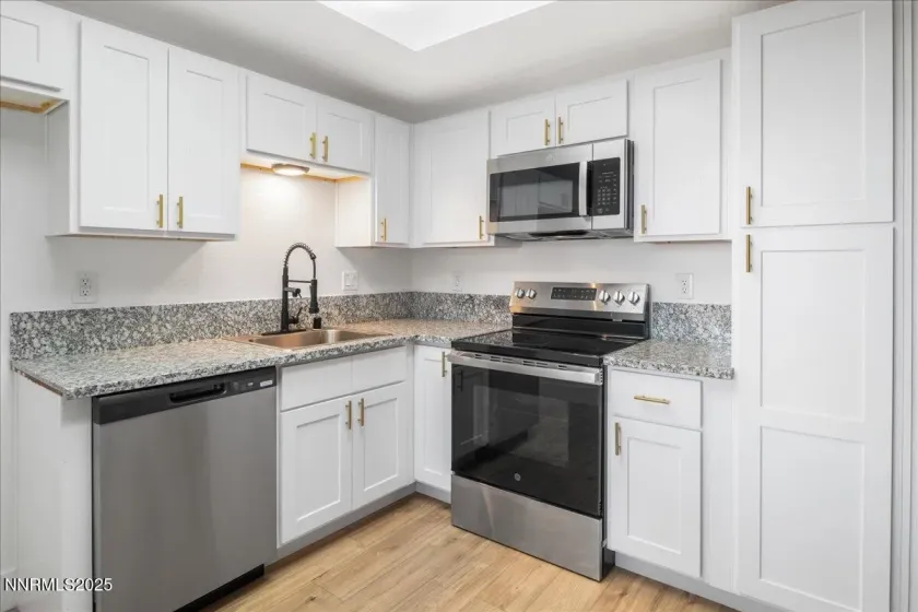 2136 Roundhouse, Sparks, Nevada 89431, 1 Bedroom Bedrooms, ,1 BathroomBathrooms,Residential,Residential,Roundhouse,250058130