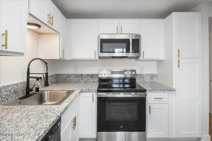 2136 Roundhouse, Sparks, Nevada 89431, 1 Bedroom Bedrooms, ,1 BathroomBathrooms,Residential,Residential,Roundhouse,250058130