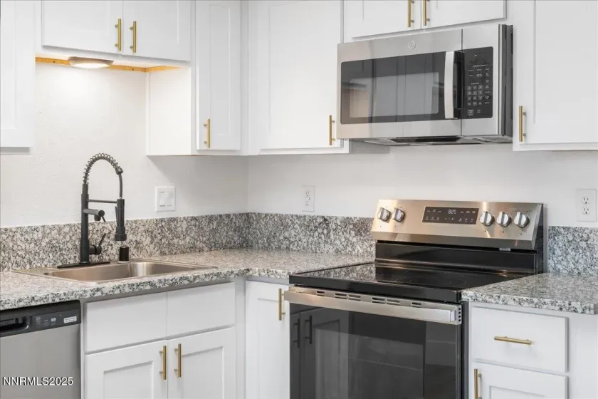 2136 Roundhouse, Sparks, Nevada 89431, 1 Bedroom Bedrooms, ,1 BathroomBathrooms,Residential,Residential,Roundhouse,250058130