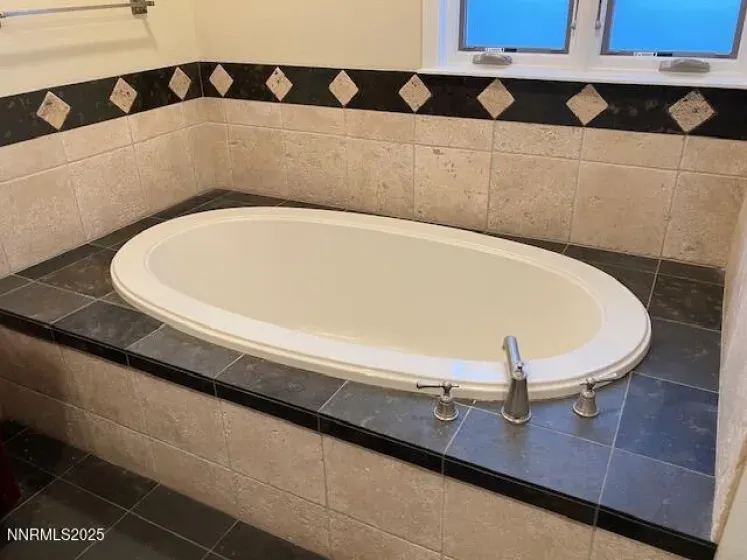 255 Circle, Reno, Nevada 89509, 3 Bedrooms Bedrooms, ,2 BathroomsBathrooms,Residential,Residential,Circle,250058137