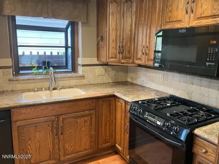 255 Circle, Reno, Nevada 89509, 3 Bedrooms Bedrooms, ,2 BathroomsBathrooms,Residential,Residential,Circle,250058137