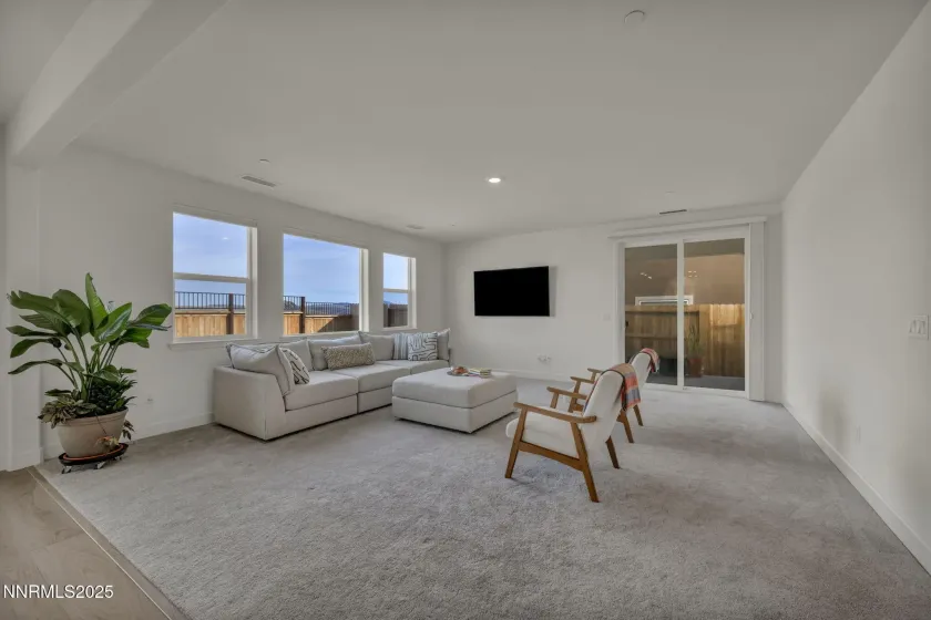 6870 Pilot Peak, Sparks, Nevada 89436, 3 Bedrooms Bedrooms, ,3 BathroomsBathrooms,Residential,Residential,Pilot Peak,250058148