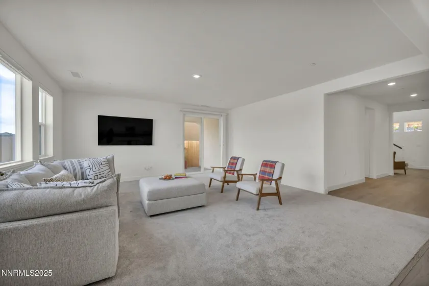 6870 Pilot Peak, Sparks, Nevada 89436, 3 Bedrooms Bedrooms, ,3 BathroomsBathrooms,Residential,Residential,Pilot Peak,250058148