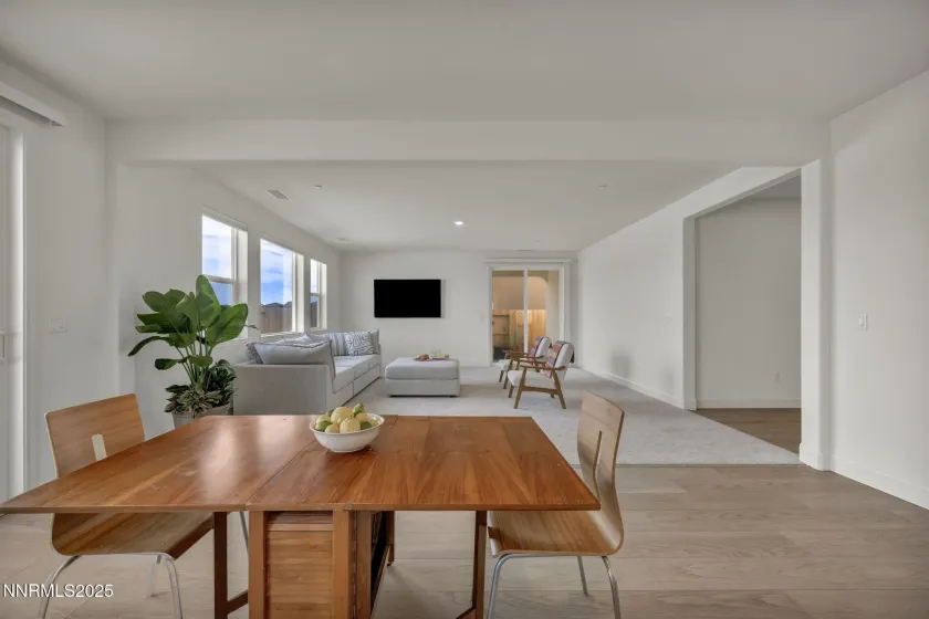 6870 Pilot Peak, Sparks, Nevada 89436, 3 Bedrooms Bedrooms, ,3 BathroomsBathrooms,Residential,Residential,Pilot Peak,250058148