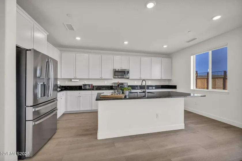 6870 Pilot Peak, Sparks, Nevada 89436, 3 Bedrooms Bedrooms, ,3 BathroomsBathrooms,Residential,Residential,Pilot Peak,250058148