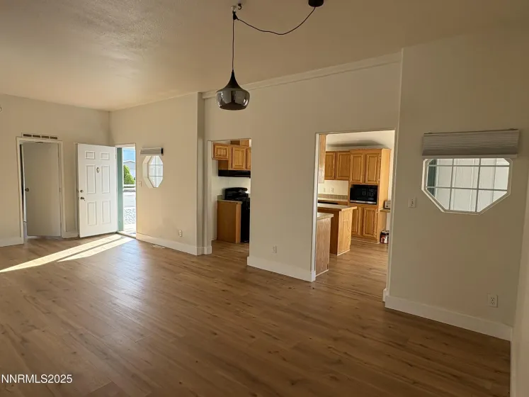 221 Glen Vista, Dayton, Nevada 89403, 3 Bedrooms Bedrooms, ,2 BathroomsBathrooms,Residential,Residential,Glen Vista,250058153