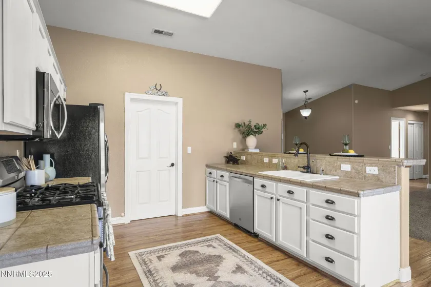 1362 Kim, Minden, Nevada 89423, 4 Bedrooms Bedrooms, ,2 BathroomsBathrooms,Residential,Residential,Kim,250058155