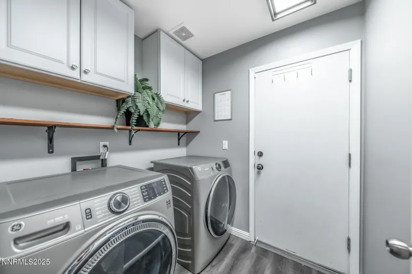 7447 Findhorn, Reno, Nevada 89506, 3 Bedrooms Bedrooms, ,2 BathroomsBathrooms,Residential,Residential,Findhorn,250058156