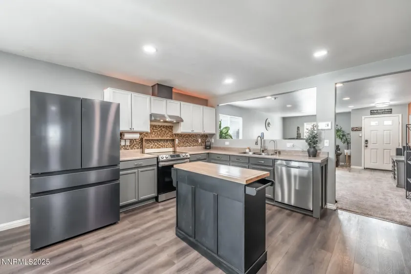 7447 Findhorn, Reno, Nevada 89506, 3 Bedrooms Bedrooms, ,2 BathroomsBathrooms,Residential,Residential,Findhorn,250058156