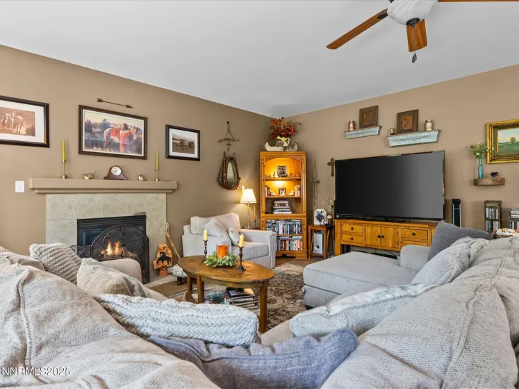 1353 Winnies, Fernley, Nevada 89408, 3 Bedrooms Bedrooms, ,3 BathroomsBathrooms,Residential,Residential,Winnies,250053509