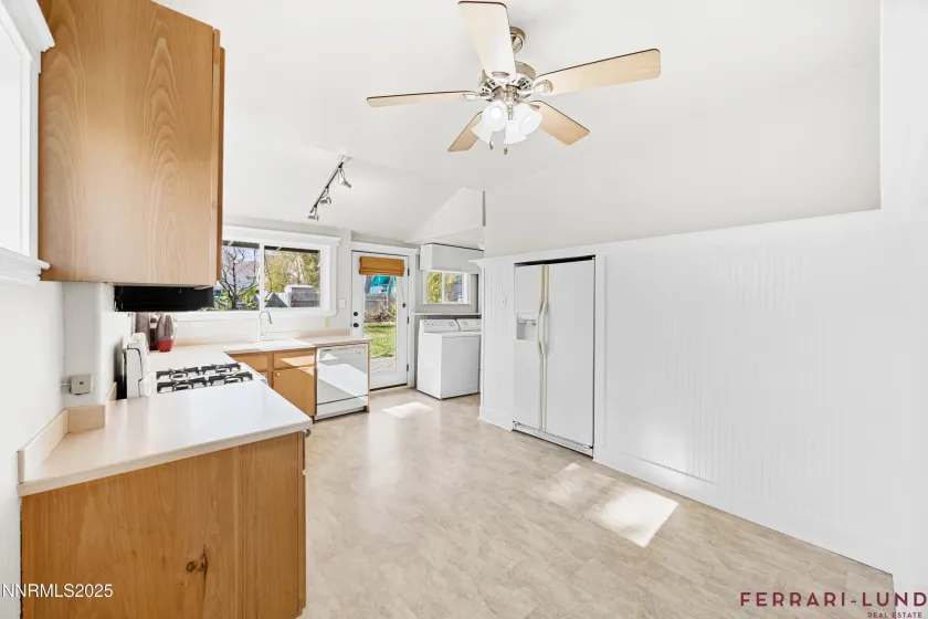 621 9th, Sparks, Nevada 89431, 2 Bedrooms Bedrooms, ,1 BathroomBathrooms,Residential,Residential,9th,250058166