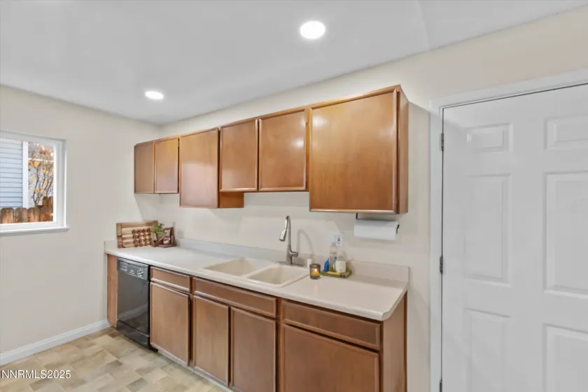 2860 Van Buren, Reno, Nevada 89503, 3 Bedrooms Bedrooms, ,2 BathroomsBathrooms,Residential,Residential,Van Buren,250058172