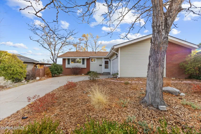 2860 Van Buren, Reno, Nevada 89503, 3 Bedrooms Bedrooms, ,2 BathroomsBathrooms,Residential,Residential,Van Buren,250058172