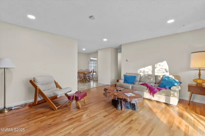 2860 Van Buren, Reno, Nevada 89503, 3 Bedrooms Bedrooms, ,2 BathroomsBathrooms,Residential,Residential,Van Buren,250058172