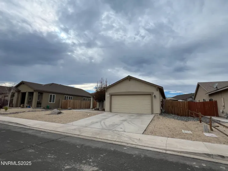 147 Walnut, Fernley, Nevada 89408, 4 Bedrooms Bedrooms, ,2 BathroomsBathrooms,Residential,Residential,Walnut,250058175