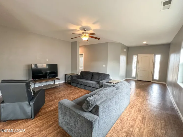 147 Walnut, Fernley, Nevada 89408, 4 Bedrooms Bedrooms, ,2 BathroomsBathrooms,Residential,Residential,Walnut,250058175