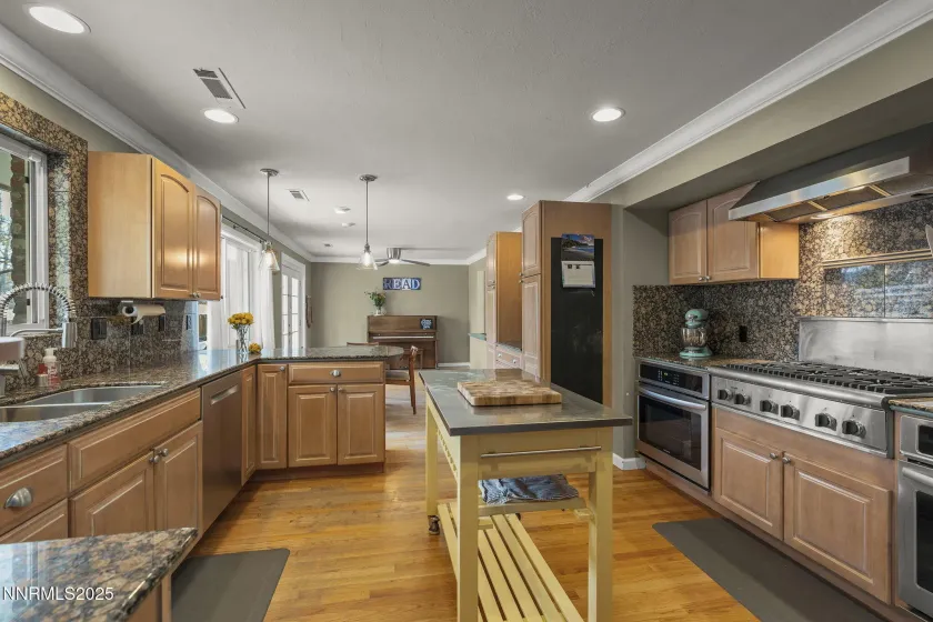 2260 Sunrise, Reno, Nevada 89509, 4 Bedrooms Bedrooms, ,4 BathroomsBathrooms,Residential,Residential,Sunrise,250058177