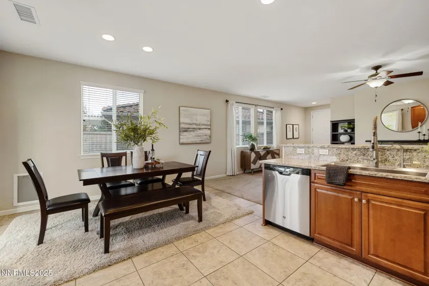 10777 Grayslake, Reno, Nevada 89521, 3 Bedrooms Bedrooms, ,2 BathroomsBathrooms,Residential,Residential,Grayslake,250058180