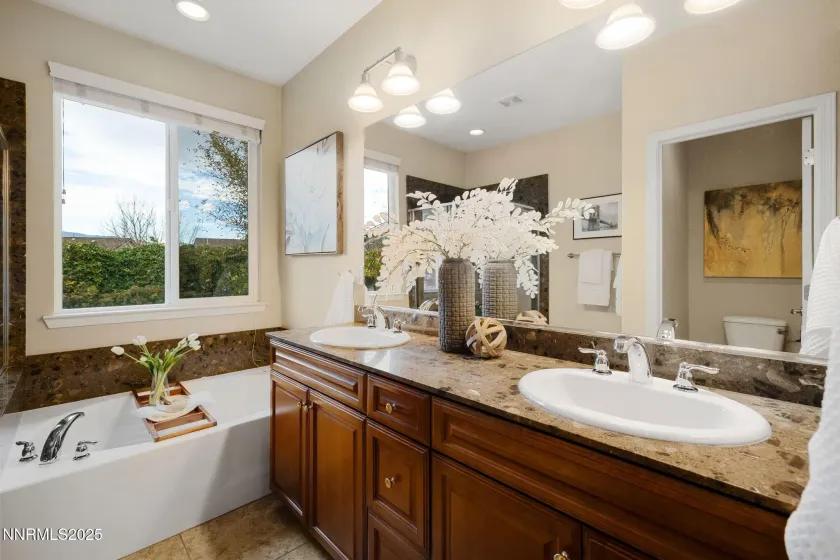 10777 Grayslake, Reno, Nevada 89521, 3 Bedrooms Bedrooms, ,2 BathroomsBathrooms,Residential,Residential,Grayslake,250058180