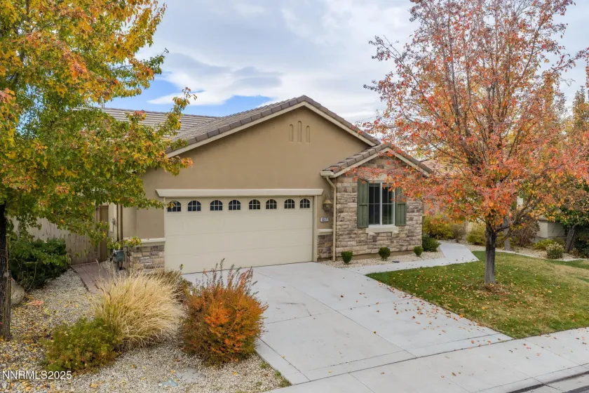 10777 Grayslake, Reno, Nevada 89521, 3 Bedrooms Bedrooms, ,2 BathroomsBathrooms,Residential,Residential,Grayslake,250058180
