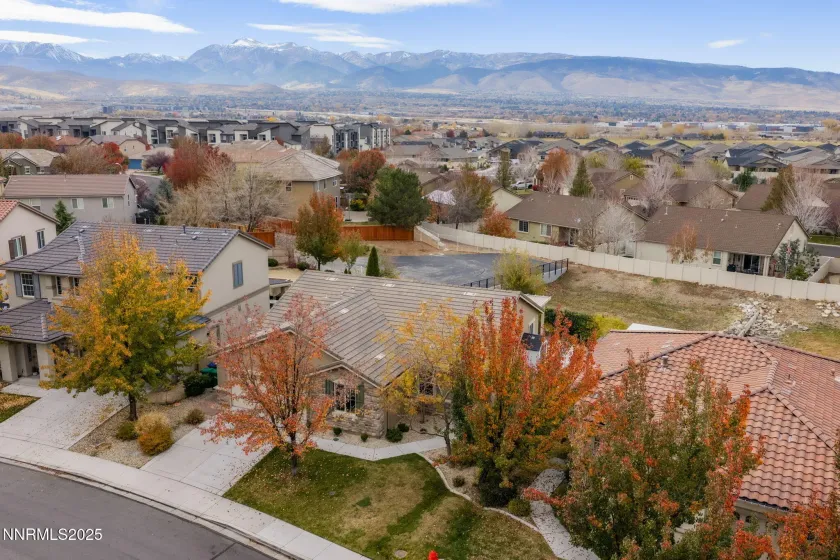 10777 Grayslake, Reno, Nevada 89521, 3 Bedrooms Bedrooms, ,2 BathroomsBathrooms,Residential,Residential,Grayslake,250058180