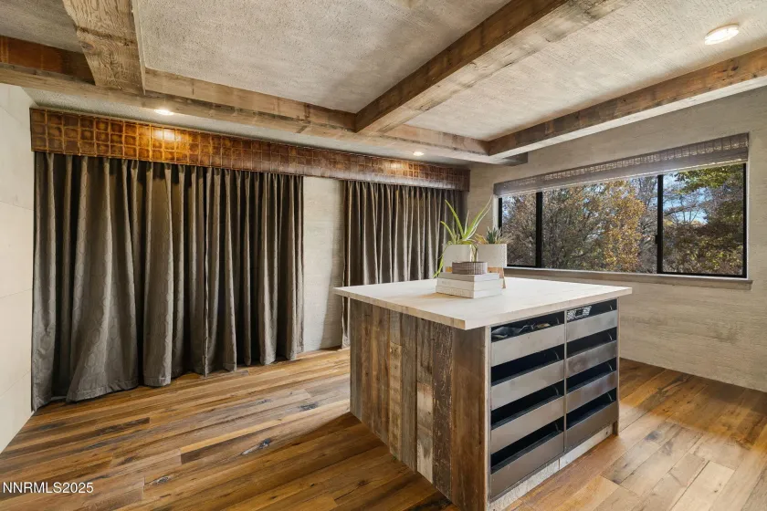 1825 Manzanita, Reno, Nevada 89509, 5 Bedrooms Bedrooms, ,4 BathroomsBathrooms,Residential,Residential,Manzanita,250058182