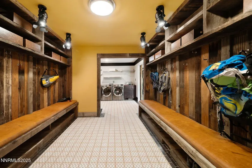 1825 Manzanita, Reno, Nevada 89509, 5 Bedrooms Bedrooms, ,4 BathroomsBathrooms,Residential,Residential,Manzanita,250058182