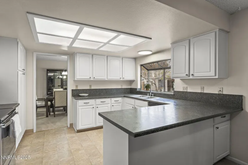 2252 Sycamore Glen, Sparks, Nevada 89434, 4 Bedrooms Bedrooms, ,3 BathroomsBathrooms,Residential,Residential,Sycamore Glen,250058187