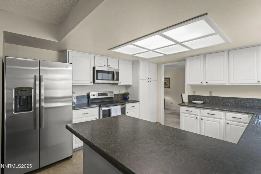 2252 Sycamore Glen, Sparks, Nevada 89434, 4 Bedrooms Bedrooms, ,3 BathroomsBathrooms,Residential,Residential,Sycamore Glen,250058187