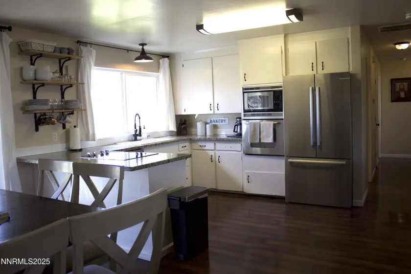 942 Riverview, Gardnerville, Nevada 89460, 3 Bedrooms Bedrooms, ,2 BathroomsBathrooms,Residential,Residential,Riverview,250058190