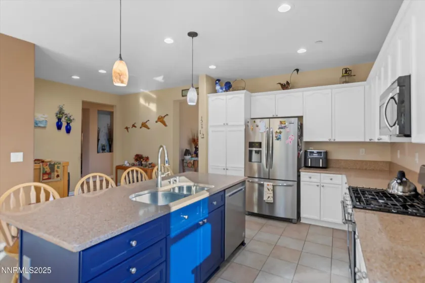 5227 Vista Heights, Sparks, Nevada 89436, 3 Bedrooms Bedrooms, ,3 BathroomsBathrooms,Residential,Residential,Vista Heights,250058195