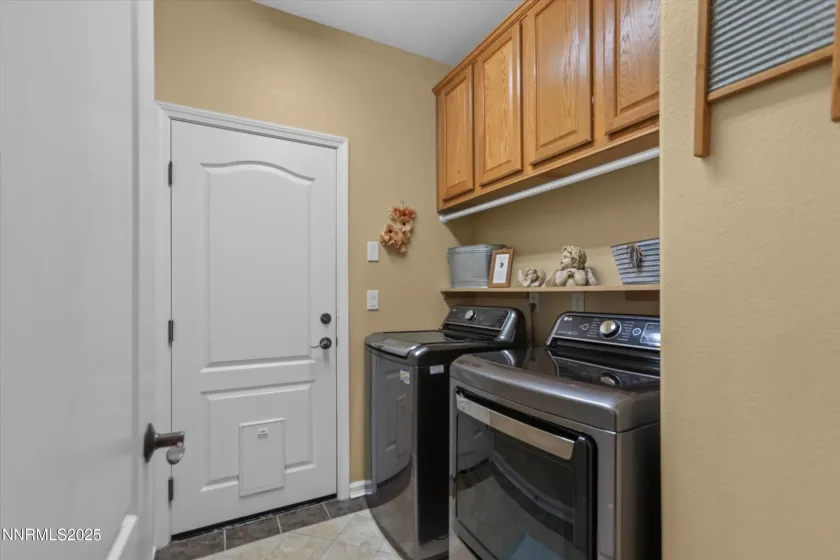 5227 Vista Heights, Sparks, Nevada 89436, 3 Bedrooms Bedrooms, ,3 BathroomsBathrooms,Residential,Residential,Vista Heights,250058195