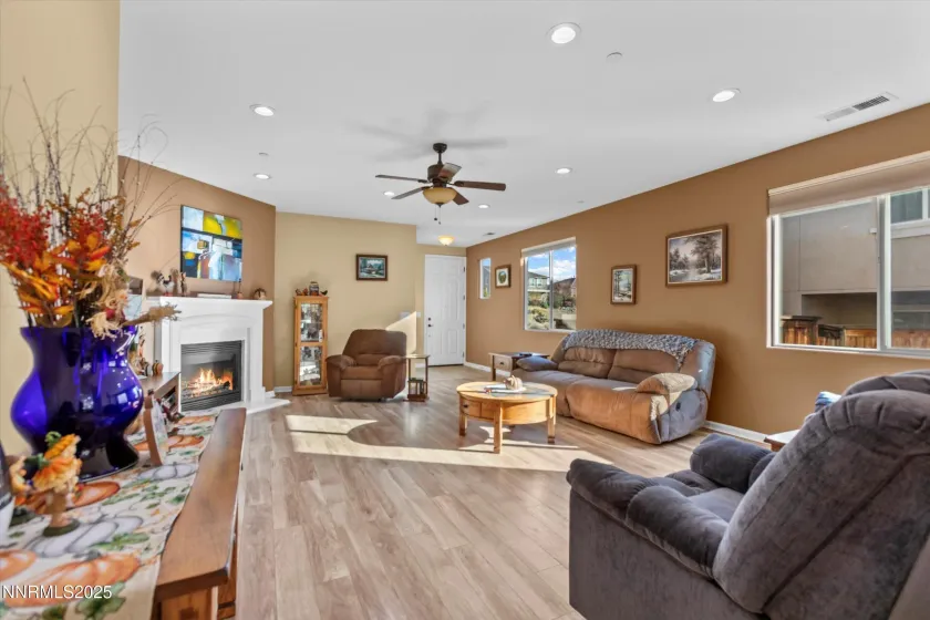 5227 Vista Heights, Sparks, Nevada 89436, 3 Bedrooms Bedrooms, ,3 BathroomsBathrooms,Residential,Residential,Vista Heights,250058195