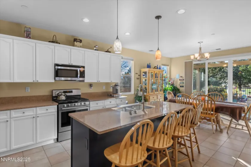 5227 Vista Heights, Sparks, Nevada 89436, 3 Bedrooms Bedrooms, ,3 BathroomsBathrooms,Residential,Residential,Vista Heights,250058195