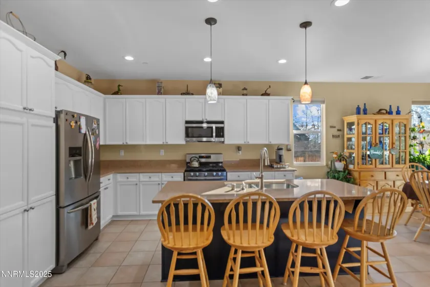 5227 Vista Heights, Sparks, Nevada 89436, 3 Bedrooms Bedrooms, ,3 BathroomsBathrooms,Residential,Residential,Vista Heights,250058195