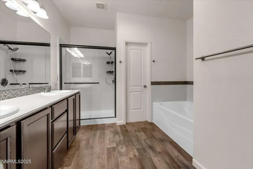 9620 Jessica, Reno, Nevada 89521, 4 Bedrooms Bedrooms, ,3 BathroomsBathrooms,Residential,Residential,Jessica,250058198