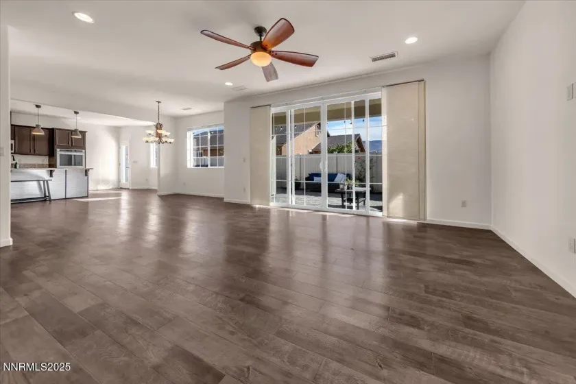 9620 Jessica, Reno, Nevada 89521, 4 Bedrooms Bedrooms, ,3 BathroomsBathrooms,Residential,Residential,Jessica,250058198